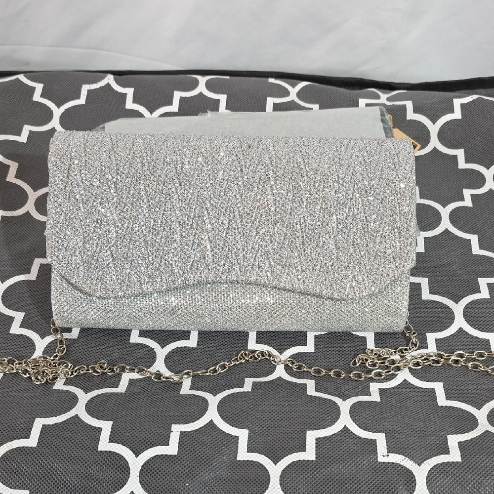 Elegant Silver Chain Clutch